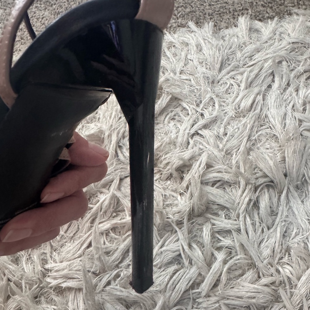BCBG pumps
